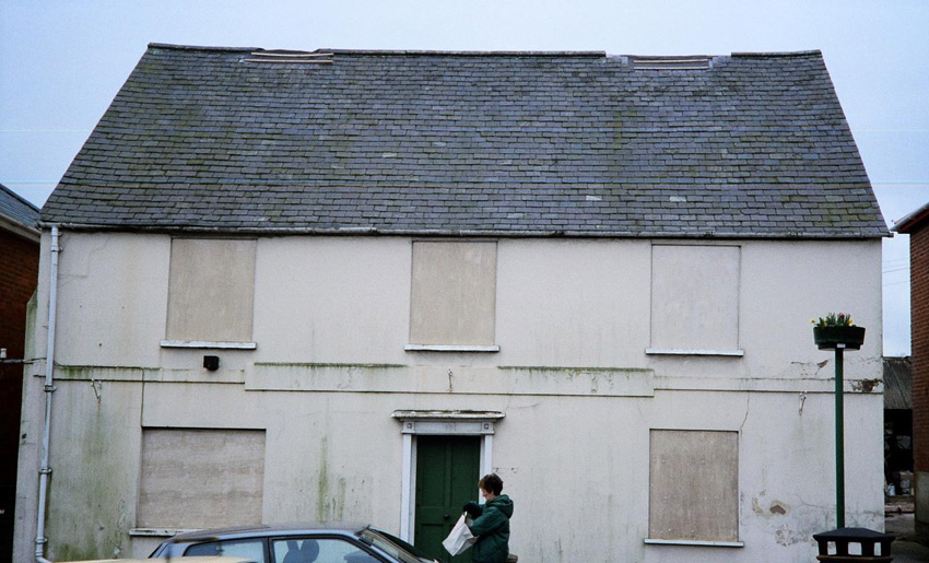Picture of 33 High Street, Wootton Bridge taken in 1990