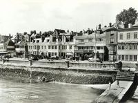Link to Cowes Gallery